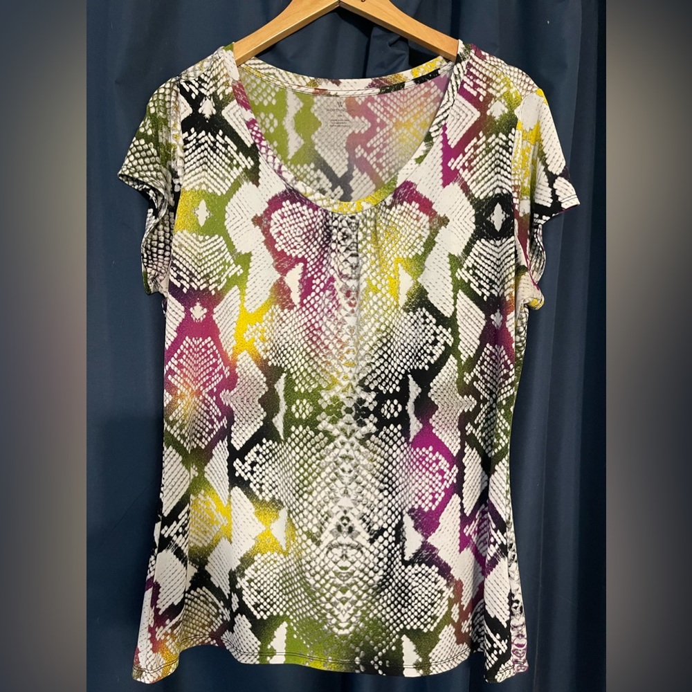 Geometric (snake skin?) tee